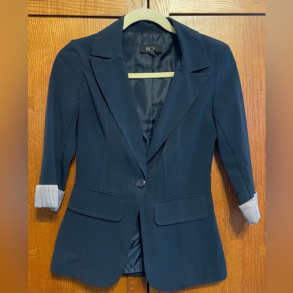 Women’s navy blue blazer